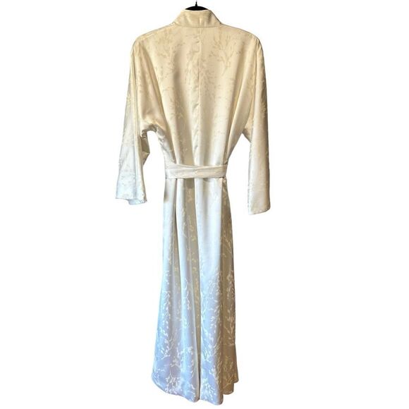 Natori Sleek satin jacquard Robe - Picture 7 of 13